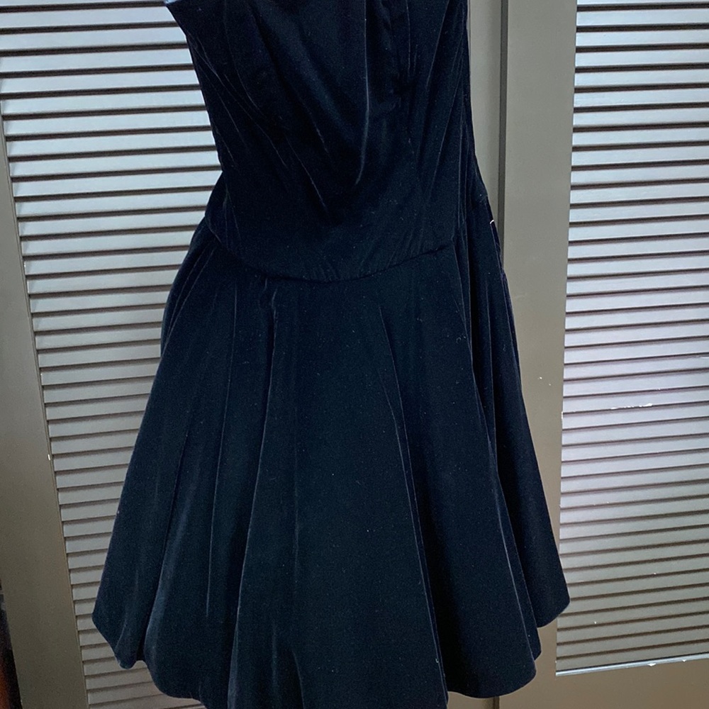 Lumari Velvet Strapless Dress